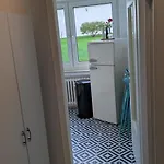 Modern And For Up To 4 Guests * Essen