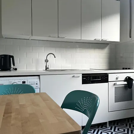 アパート Modern And For Up To 4 Guests