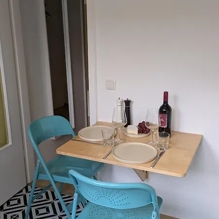 Modern And For Up To 4 Guests アパート エッセン