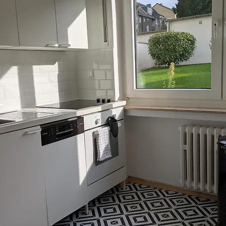 Modern And For Up To 4 Guests アパート エッセン