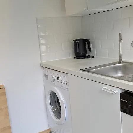 Modern And For Up To 4 Guests 아파트