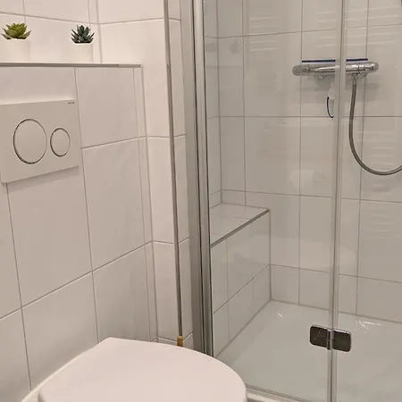 아파트 Modern And For Up To 4 Guests 에센