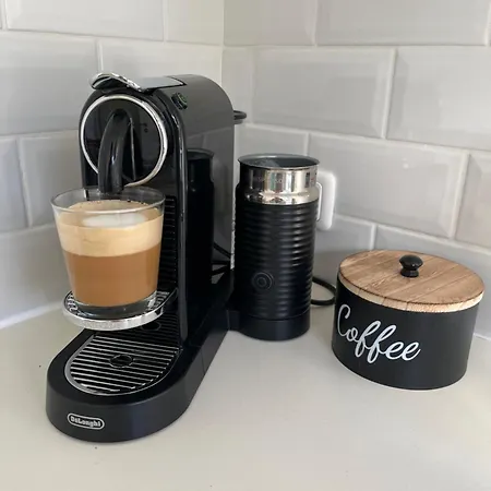 Modern And For Up To 4 Guests Διαμέρισμα *