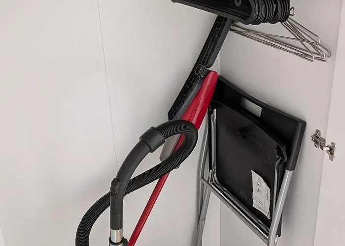 Modern And For Up To 4 Guests * 埃森